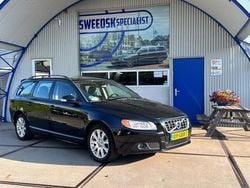Zwart Gebruikt 2008 Volvo V70 Summum Stationwagen | € 9.750 (Eerlijke prijs)
