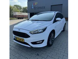 Wit Gebruikt 2016 Ford Focus ST-Line Hatchback | € 8.500 (Iets duurder)