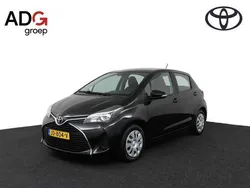 Zwart Gebruikt 2016 Toyota Yaris Hatchback | € 13.450 (Eerlijke prijs)