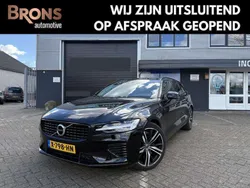 Zwart, metallic lak Gebruikt 2021 Volvo V60 R-Design Stationwagen | € 33.895 (Super prijs)