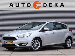 Grijs, metallic lak Gebruikt 2016 Ford Focus Trend Hatchback | € 9.950 (Eerlijke prijs)