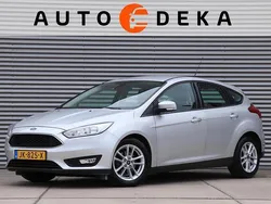 Grijs, metallic lak Gebruikt 2016 Ford Focus Trend Hatchback | € 10.950 (Goede deal)