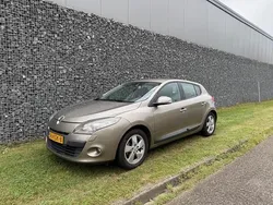 Beige Gebruikt 2009 Renault Mégane III Dynamique Hatchback | € 5.750 (Iets duurder)