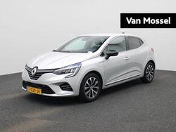 Grijs Gebruikt 2023 Renault Clio V Techno Hatchback | € 18.435 (Iets duurder)