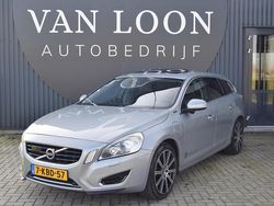 Grijs, metallic lak Gebruikt 2013 Volvo V60 Summum Stationwagen | € 10.900 (Duur)