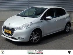 Wit Gebruikt 2015 Peugeot 208 Style Hatchback | € 5.940 (Eerlijke prijs)