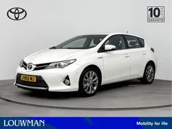 Wit Gebruikt 2014 Toyota Auris Hybrid Executive Hatchback | € 15.845 (Iets duurder)