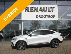 Blanc nacre (wit parelmoer) Gebruikt 2023 Renault Arkana SUV | € 25.925 (Eerlijke prijs)