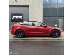 Rood Gebruikt 2023 Tesla Model 3 Standard Range Plus Sedan | € 30.999 (Eerlijke prijs)