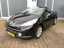 Zwart Gebruikt 2009 Peugeot 207 CC Cabriolet | € 3.950 (Eerlijke prijs)