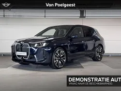 M carbonschwarz metallic (zwart metallic) Gebruikt 2025 BMW iX Comfort Edition SUV | € 102.511