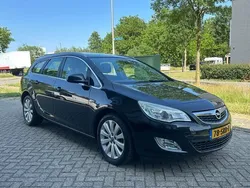 Zwart Gebruikt 2011 Opel Astra Cosmo Stationwagen | € 4.995 (Eerlijke prijs)