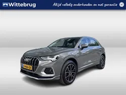 Grijs, metallic lak Gebruikt 2021 Audi Q3 Business SUV | € 32.950 (Eerlijke prijs)