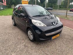 Zwart Gebruikt 2010 Peugeot 107 Urban Move Hatchback | € 3.450