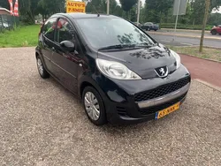 Zwart Gebruikt 2010 Peugeot 107 Urban Move Hatchback | € 3.950 (Duur)