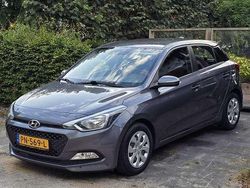 Grijs Gebruikt 2017 Hyundai i20 Hatchback | € 7.500 (Eerlijke prijs)