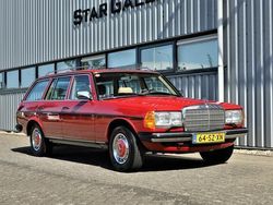 Rood Gebruikt 1984 Mercedes E230 Stationwagen | € 29.950
