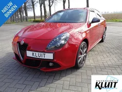 Rood Gebruikt 2016 Alfa Romeo Giulietta Super Hatchback | € 16.950 (Eerlijke prijs)