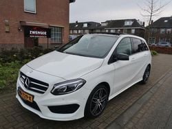 Wit Gebruikt 2017 Mercedes B180 AMG MPV | € 17.250 (Eerlijke prijs)