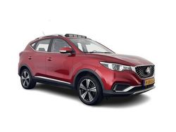 Rood (metallic) Gebruikt 2019 MG ZS Luxury SUV | € 11.445 (Eerlijke prijs)
