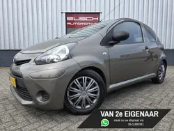 Bruin Gebruikt 2013 Toyota Aygo Comfort Hatchback | € 3.495 (Eerlijke prijs)