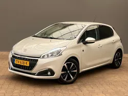 Wit Gebruikt 2018 Peugeot 208 Hatchback | € 11.900 (Iets duurder)