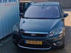 Blauw Gebruikt 2010 Ford Focus Ghia Hatchback | € 6.500 (Iets duurder)