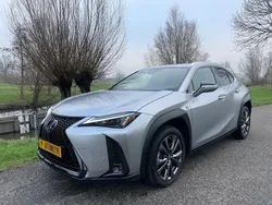 Grijs Gebruikt 2023 Lexus UX 250h Sport Design Packet SUV | € 34.900