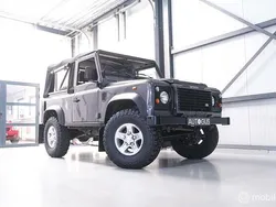 Grijs, metallic lak Gebruikt 2005 Land Rover Defender SUV | € 34.990 (Duur)