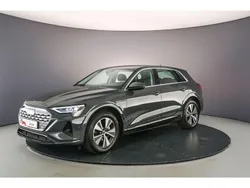 Magneetgrijs Gebruikt 2023 Audi Q8 e-tron Design SUV | € 49.900 (Super prijs)
