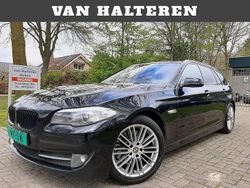 Zwart (metallic) Gebruikt 2010 BMW 525 Executive Stationwagen | € 6.499 (Goede deal)