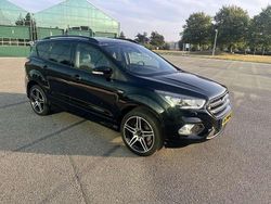 Zwart Gebruikt 2019 Ford Kuga ST-Line SUV | € 19.495 (Eerlijke prijs)