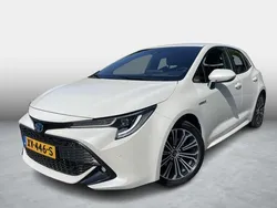 Wit Gebruikt 2019 Toyota Corolla Style Hatchback | € 20.999 (Eerlijke prijs)