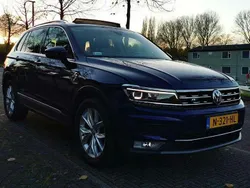 Blauw Gebruikt 2017 VW Tiguan Highline SUV | € 18.900