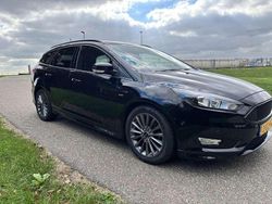 Zwart Gebruikt 2018 Ford Focus ST-Line Stationwagen | € 10.250 (Super prijs)