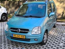 Blauw Gebruikt 2003 Opel Agila Color Edition MPV | € 530 (Goede deal)