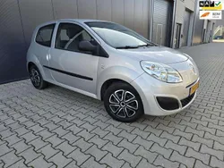 Grijs Gebruikt 2009 Renault Twingo Authentique Hatchback | € 2.650 (Eerlijke prijs)