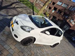 Wit Gebruikt 2010 Toyota Aygo Comfort Hatchback | € 2.750 (Eerlijke prijs)