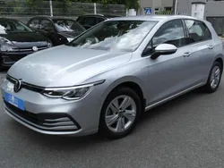 Grijs Gebruikt 2022 VW Golf VIII Life Sedan | € 23.700 (Goede deal)