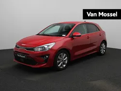 Rood Gebruikt 2022 Kia Rio Hatchback | € 17.400 (Eerlijke prijs)