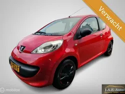 Rood Gebruikt 2007 Peugeot 107 Hatchback | € 1.750 (Eerlijke prijs)