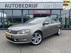 Bruin Gebruikt 2012 VW Passat Highline Stationwagen | € 8.750 (Iets duurder)