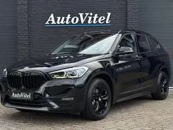 Zwart, metallic lak Gebruikt 2021 BMW X1 Advantage SUV | € 26.445 (Eerlijke prijs)