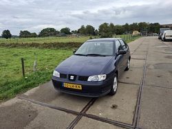 Blauw Gebruikt 2003 Seat Cordoba Stella Sedan | € 995 (Eerlijke prijs)