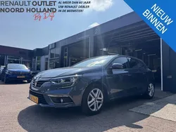 Grijs, metallic lak Gebruikt 2018 Renault Mégane IV Zen Hatchback | € 12.895 (Goede deal)