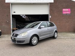 Grijs Gebruikt 2009 VW Polo Comfortline Hatchback | € 2.599 (Eerlijke prijs)