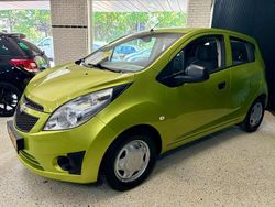 Groen, metallic lak Gebruikt 2012 Chevrolet Spark Hatchback | € 3.250 (Iets duurder)