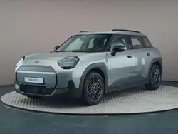 Grijs, metallic lak Gebruikt 2024 Mini Aceman Essential SUV | € 32.450