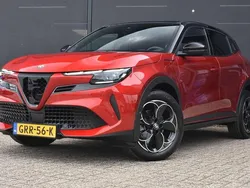 Rood Nieuw 2024 Alfa Romeo Junior Edizione Speciale SUV | € 32.900 (Super prijs)