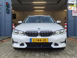 Wit Gebruikt 2020 BMW 330 Executive Stationwagen | € 33.700 (Eerlijke prijs)